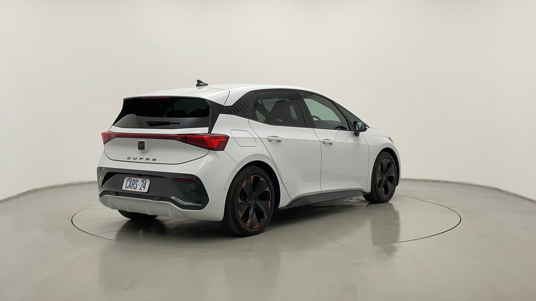 Right Back Diagonal (45- Degree) View