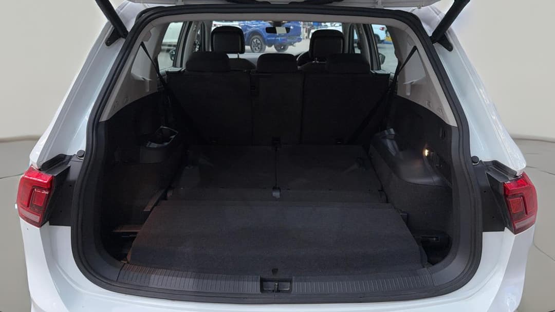 2018 Volkswagen Tiguan Allspace 110 Tdi Comfortline, Automatic, 108807 km, Boot Inside View