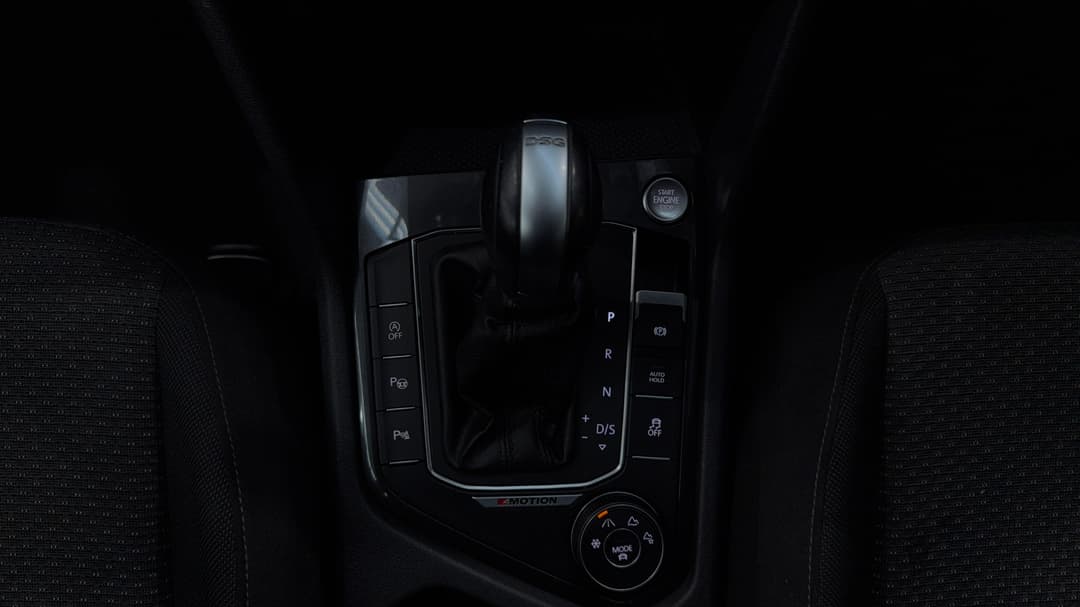 2018 Volkswagen Tiguan Allspace 110 Tdi Comfortline, Automatic, 108807 km, Gear Lever 