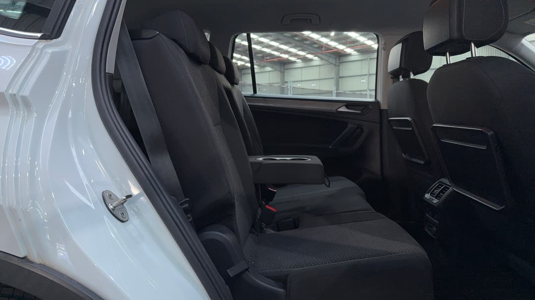 2018 Volkswagen Tiguan Allspace 110 Tdi Comfortline, Automatic, 108807 km, Right Side Rear Door Cabin View