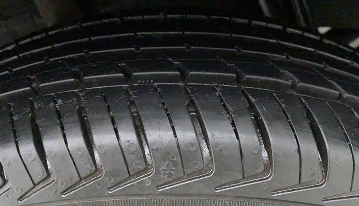 2018 Datsun Redi Go A, Petrol, Manual, 24,492 km, Left Front Tyre Tread