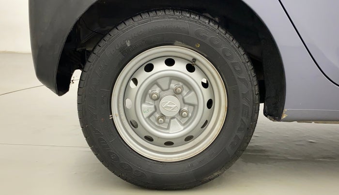 2011 Hyundai Eon D-LITE, Petrol, Manual, 10,800 km, Right Rear Wheel