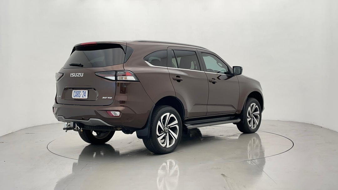 Right Back Diagonal (45- Degree) View