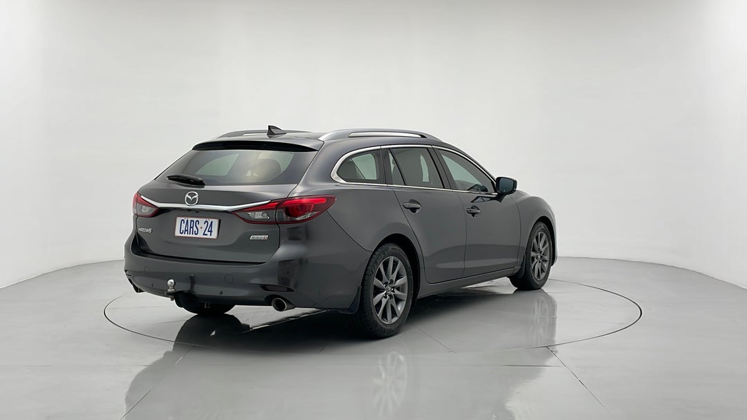 Right Back Diagonal (45- Degree) View