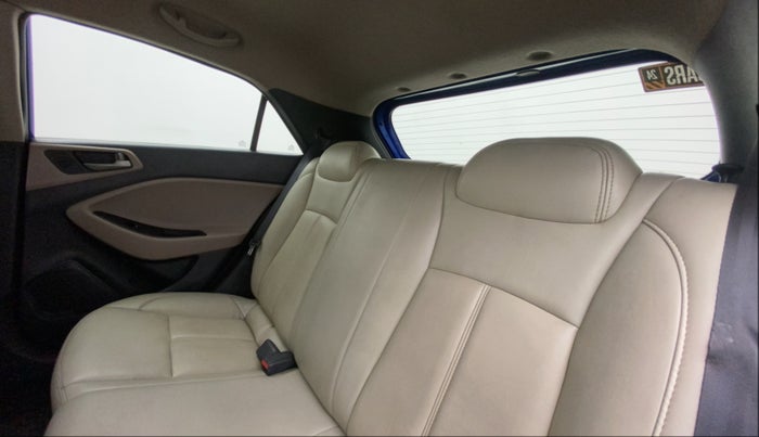 2016 Hyundai Elite i20 SPORTZ 1.2, Petrol, Manual, 70,097 km, Right Side Rear Door Cabin