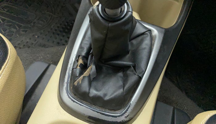 2013 Honda City 1.5L I-VTEC S MT, Petrol, Manual, 88,339 km, Gear lever - Boot cover slightly torn