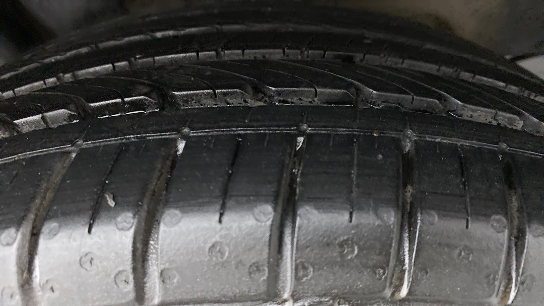 Right Rear Tyre Tread