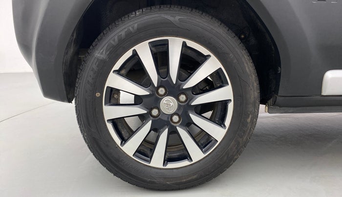 2017 Toyota Etios CROSS 1.2 G, Petrol, Manual, 3,431 km, Right Rear Wheel