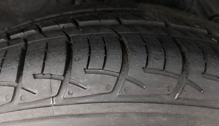 2017 Toyota Etios CROSS 1.2 G, Petrol, Manual, 3,431 km, Right Rear Tyre Tread