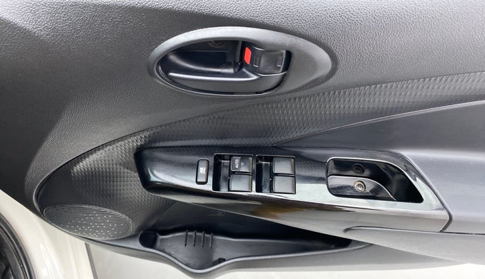 2017 Toyota Etios CROSS 1.2 G, Petrol, Manual, 3,431 km, Driver Side Door Panels Control