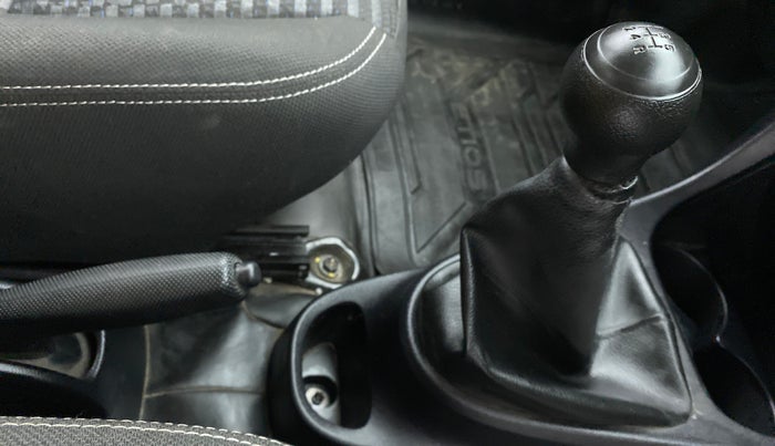 2017 Toyota Etios CROSS 1.2 G, Petrol, Manual, 3,431 km, Gear Lever
