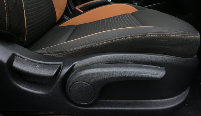 2017 Hyundai Elite i20 ASTA 1.2 DUAL TONE, Petrol, Manual, Driver Side Adjustment Panel