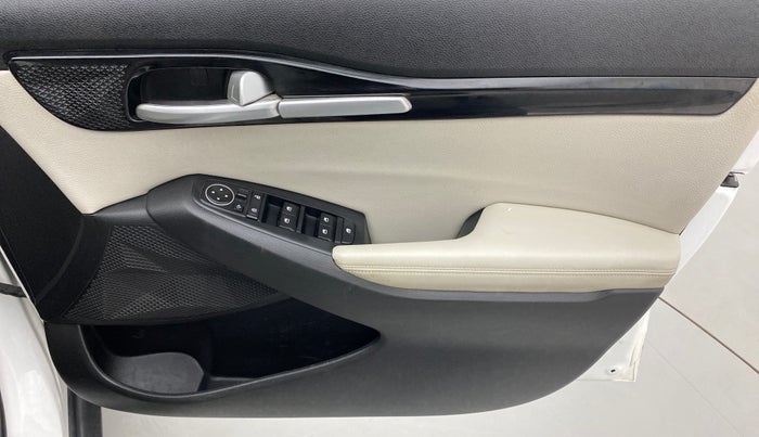 2020 KIA SELTOS HTX 1.5 CVT PETROL, Petrol, Automatic, 67,320 km, Driver Side Door Panels Control