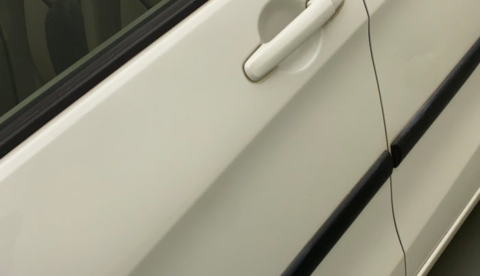 2016 Maruti Celerio ZXI, Petrol, Manual, 33,401 km, Front passenger door - Minor scratches