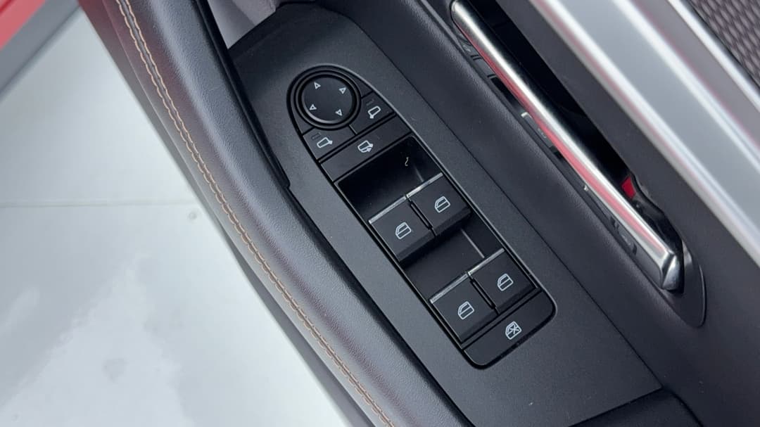 2024 Mazda Cx-60 P50e Evolve Phev, Automatic, 31198 km, Drivers Side Door Panel Controls