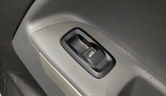 2014 Ford Ecosport 1.5 TITANIUMTDCI OPT, Diesel, Manual, 76,103 km, Right rear window switch / handle - Minor damage