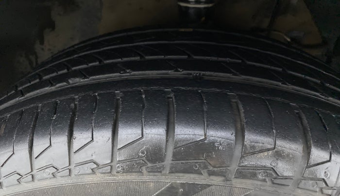 2021 Maruti S Cross ZETA SHVS PETROL, Petrol, Manual, 37,034 km, Right Front Tyre Tread