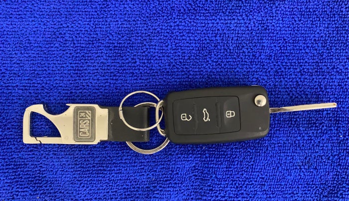 2015 Volkswagen Polo HIGHLINE1.2L, Petrol, Manual, 17,418 km, Key Close Up