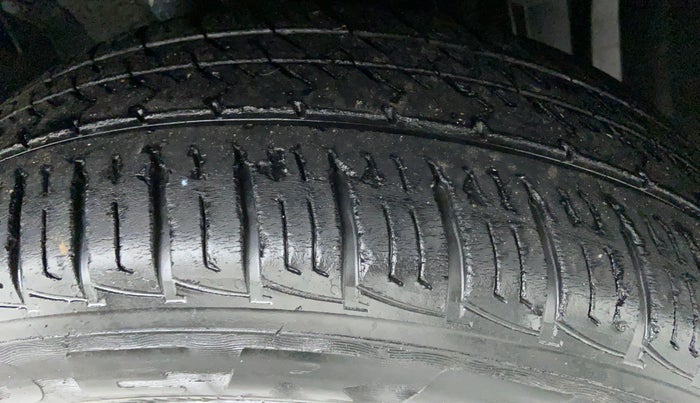 2016 Maruti Vitara Brezza VDI, Diesel, Manual, 71,215 km, Right Front Tyre Tread