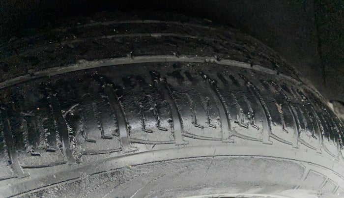 2016 Maruti Vitara Brezza VDI, Diesel, Manual, 71,215 km, Right Rear Tyre Tread