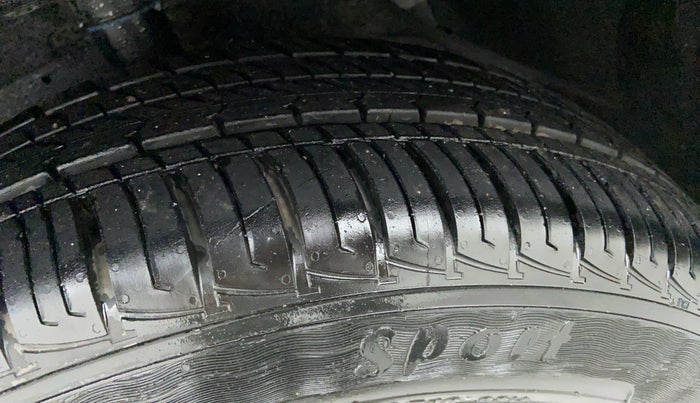 2016 Maruti Vitara Brezza VDI, Diesel, Manual, 71,215 km, Left Front Tyre Tread