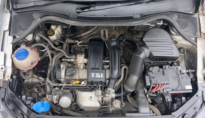 2016 Volkswagen Vento HIGHLINE 1.2 TSI AT, Petrol, Automatic, 68,459 km, Engine Bonet View