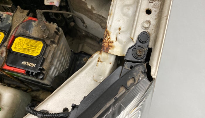 2013 Maruti Wagon R 1.0 VXI, Petrol, Manual, 18,887 km, Left headlight - Clamp has minor damage