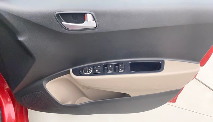 2018 Hyundai Grand i10 SPORTZ AT 1.2 KAPPA VTVT, Petrol, Automatic, 33,598 km, Driver Side Door Panels Control