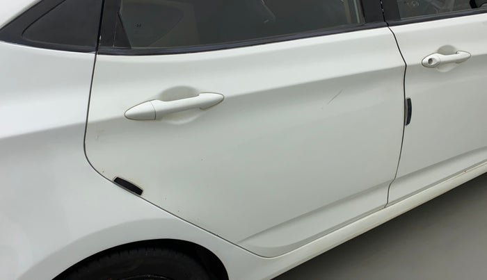 2013 Hyundai Verna FLUIDIC 1.6 CRDI SX, Diesel, Manual, 1,28,368 km, Right rear door - Paint has faded