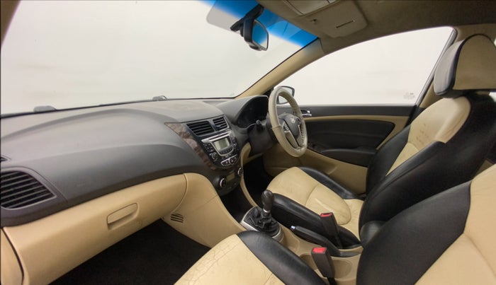 2013 Hyundai Verna FLUIDIC 1.6 CRDI SX, Diesel, Manual, 1,28,368 km, Right Side Front Door Cabin