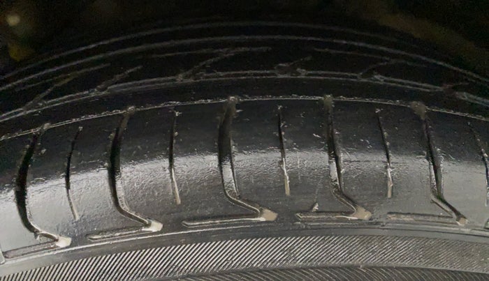 2013 Maruti Ertiga VXI CNG, CNG, Manual, 1,06,752 km, Left Rear Tyre Tread