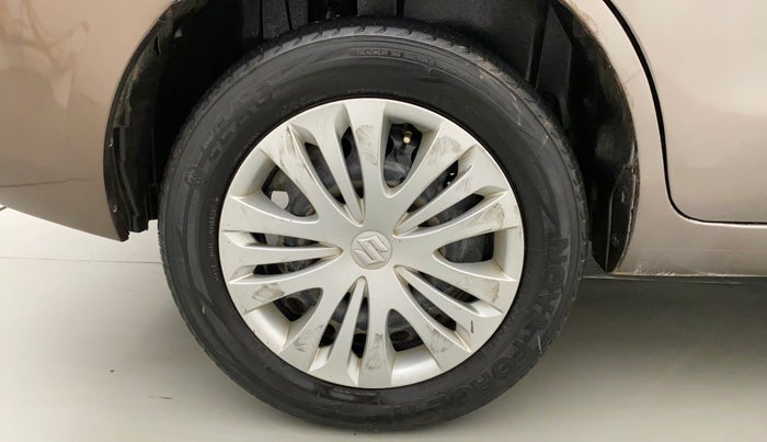 2013 Maruti Ertiga VXI CNG, CNG, Manual, 1,06,752 km, Right Rear Wheel