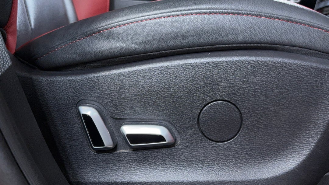 2020 Haval H2 Lux 2wd, Automatic, 105080 km, Drivers Side Adjustment Panel