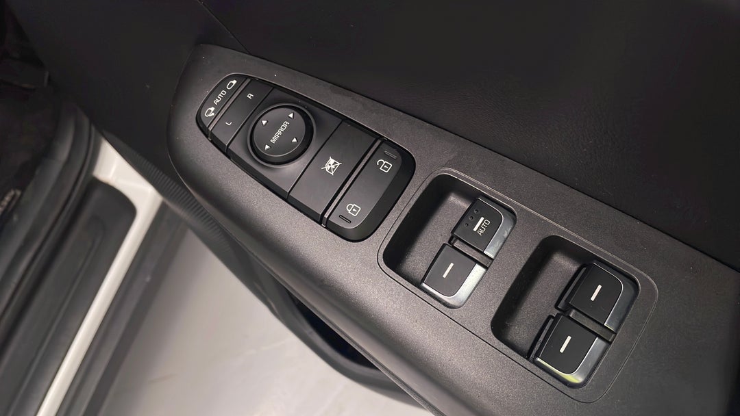 2018 Kia Sportage Si (fwd), Automatic, 119173 km, Drivers Side Door Panel Controls