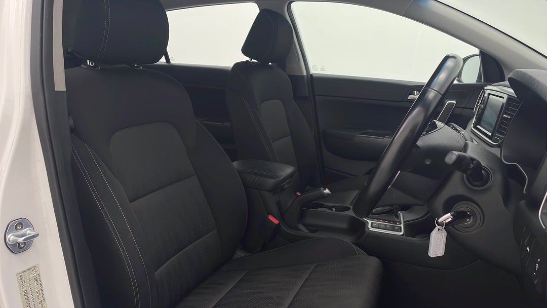 2018 Kia Sportage Si (fwd), Automatic, 119173 km, Right Side Front Door Cabin View