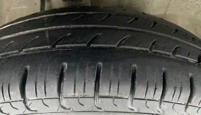 2017 Maruti Alto 800 LXI, Petrol, Manual, 37,481 km, Right Front Tyre Tread