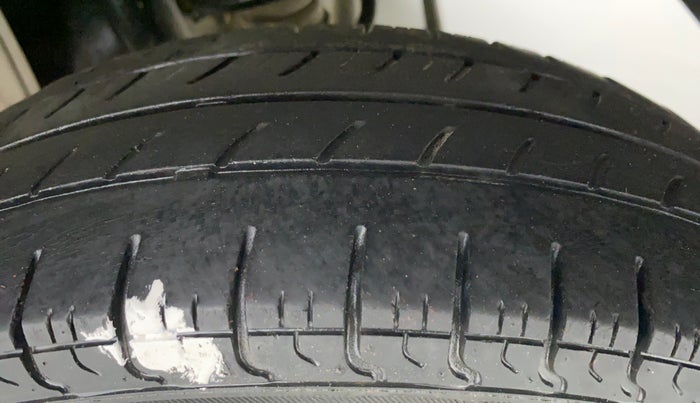 2017 Maruti Alto 800 LXI, Petrol, Manual, 37,481 km, Left Rear Tyre Tread