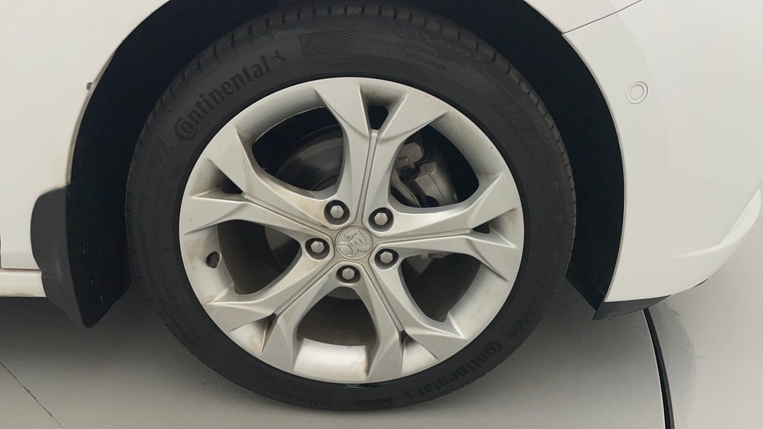 2017 Holden Astra Lt, Automatic, 118504 km, Right Front Wheel