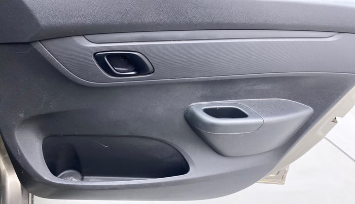 2016 Renault Kwid RXT, Petrol, Manual, 30,433 km, Driver Side Door Panels Control
