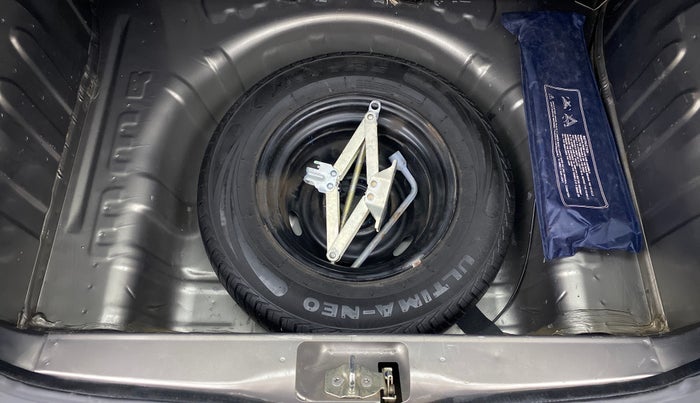 2016 Renault Kwid RXT, Petrol, Manual, 30,433 km, Spare Tyre