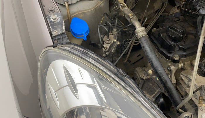 2015 Honda Brio S MT, Petrol, Manual, 66,653 km, Right headlight - Clamp has minor damage