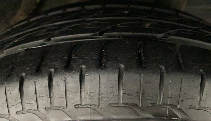 2015 Honda Brio S MT, Petrol, Manual, 66,653 km, Left Rear Tyre Tread
