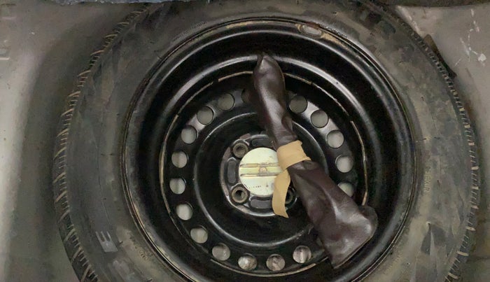 2015 Honda Brio S MT, Petrol, Manual, 66,653 km, Dicky (Boot door) - Tool missing