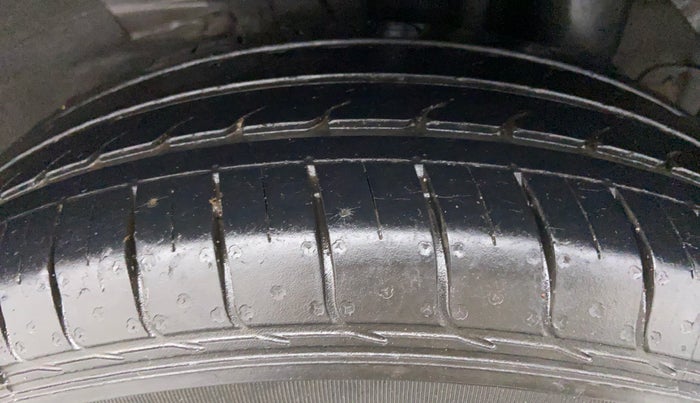 2016 Hyundai Elite i20 MAGNA 1.2, Petrol, Manual, 19,526 km, Left Rear Tyre Tread