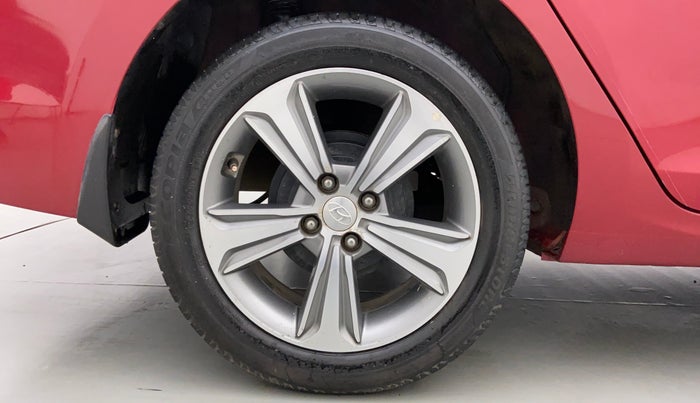 2018 Hyundai Verna 1.6 SX VTVT, Petrol, Manual, 47,175 km, Right Rear Wheel