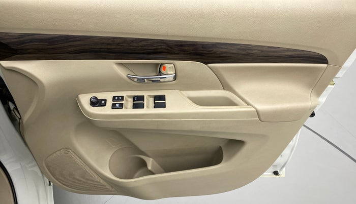 2020 Maruti Ertiga ZXI+ SHVS, Petrol, Manual, 41,857 km, Driver Side Door Panels Control