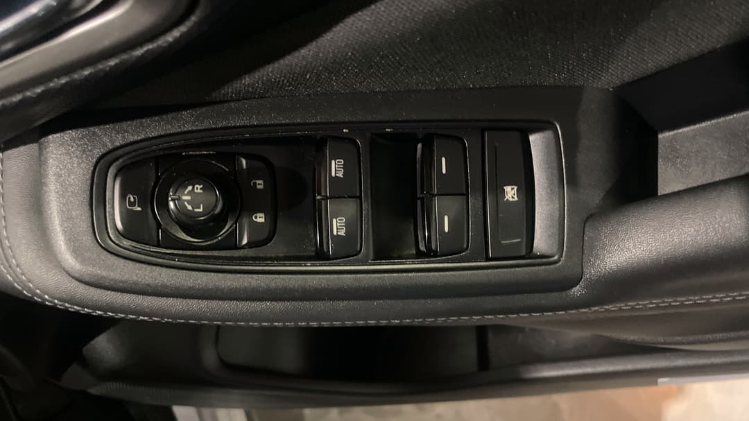 2021 Subaru Forester 2.5i Premium (AWD), Automatic, 120514 km, Drivers Side Door Panel Controls