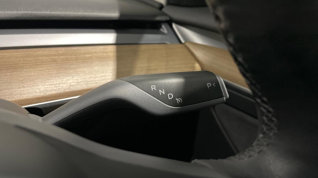 2021 Tesla Model 3 Standard Range Plus RWD, Automatic, 47747 km, Gear Lever 