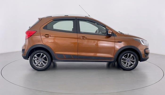 2020 Ford FREESTYLE TITANIUM + 1.2 TI-VCT, Petrol, Manual, 11,102 km, Right Side View