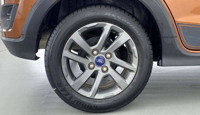 2020 Ford FREESTYLE TITANIUM + 1.2 TI-VCT, Petrol, Manual, 11,102 km, Right Rear Wheel